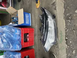 Mitsubishi Outlander Headlight