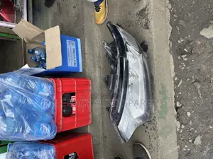 Mitsubishi Outlander Headlight