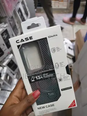 Rungos Samsung Galaxy S24 Ultra Carbon Fiber Case With Invisible Stand