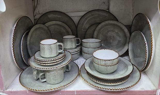 36pcs Ceramic Dinnerware Set With a Speckled, Rustic Glaze - thumbnail 3