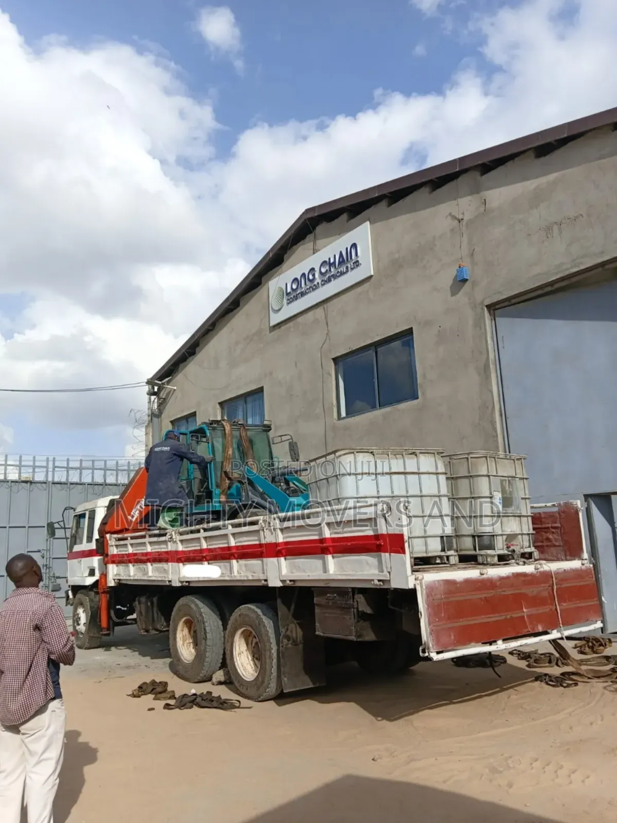 Transit Trucks With Hoisting Cranes Are Available