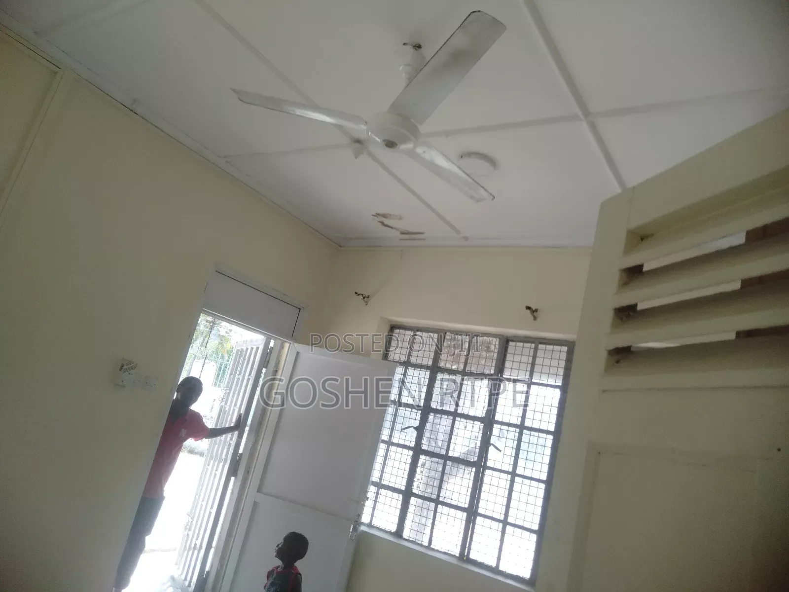 Prime 60+ Cars Showroom at to Let at Mombasa City