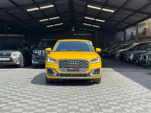 Audi Q2 2018 Yellow