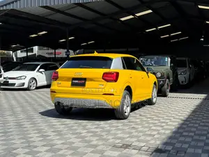 Audi Q2 2018 Yellow