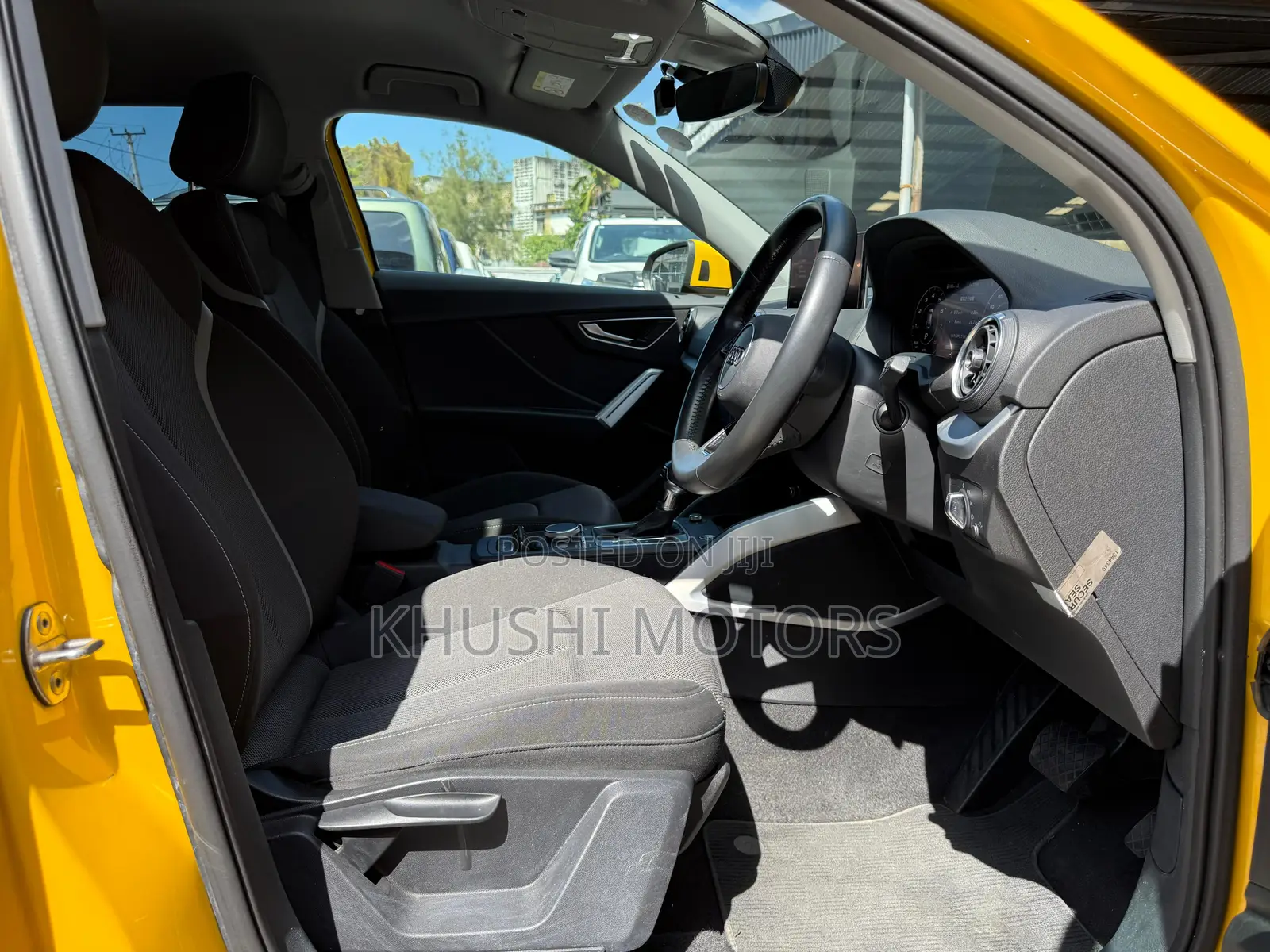 Audi Q2 2018 Yellow