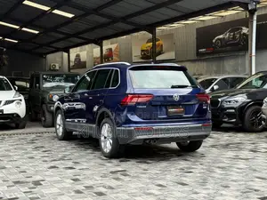 Volkswagen Tiguan 2018 Blue