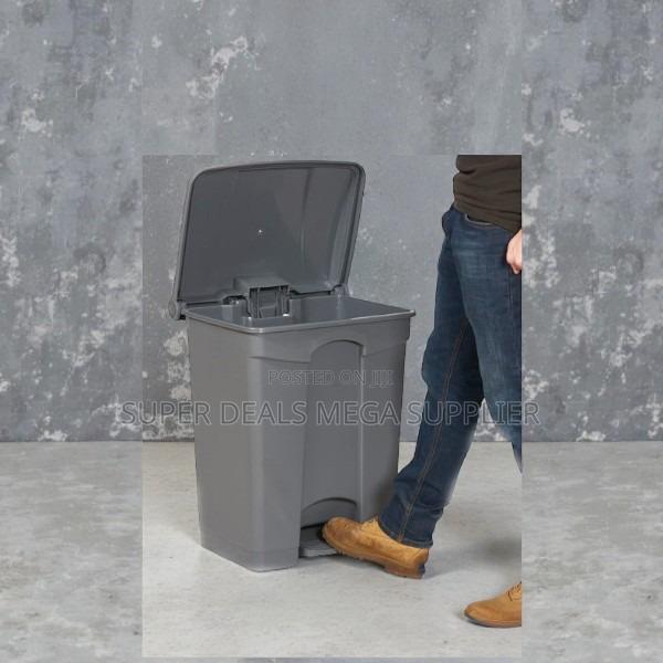 Restaurants and Clinics 30l Hard Plastic Step Pedal Waste Dust Bin