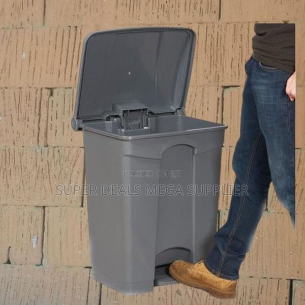Multi- Purpose 30l Hard Plastic Step Pedal Waste Garbage Dust Bin