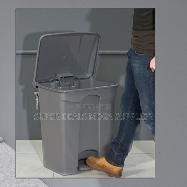 Large Capacity 30l Hard Plastic Step Pedal Waste Garbage Dust Bin