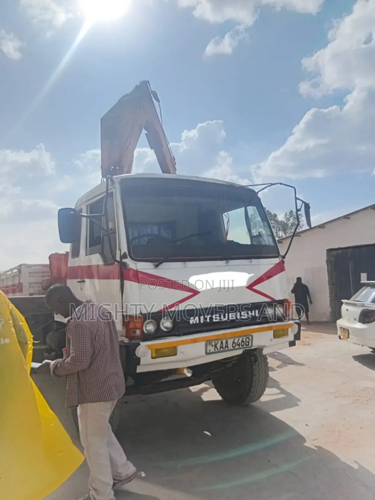 Lifting Cranes With Lorries Are Readily Available