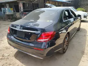 Mercedes-Benz E200 2018 Green