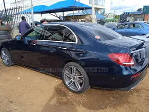 Mercedes-Benz E200 2018 Green