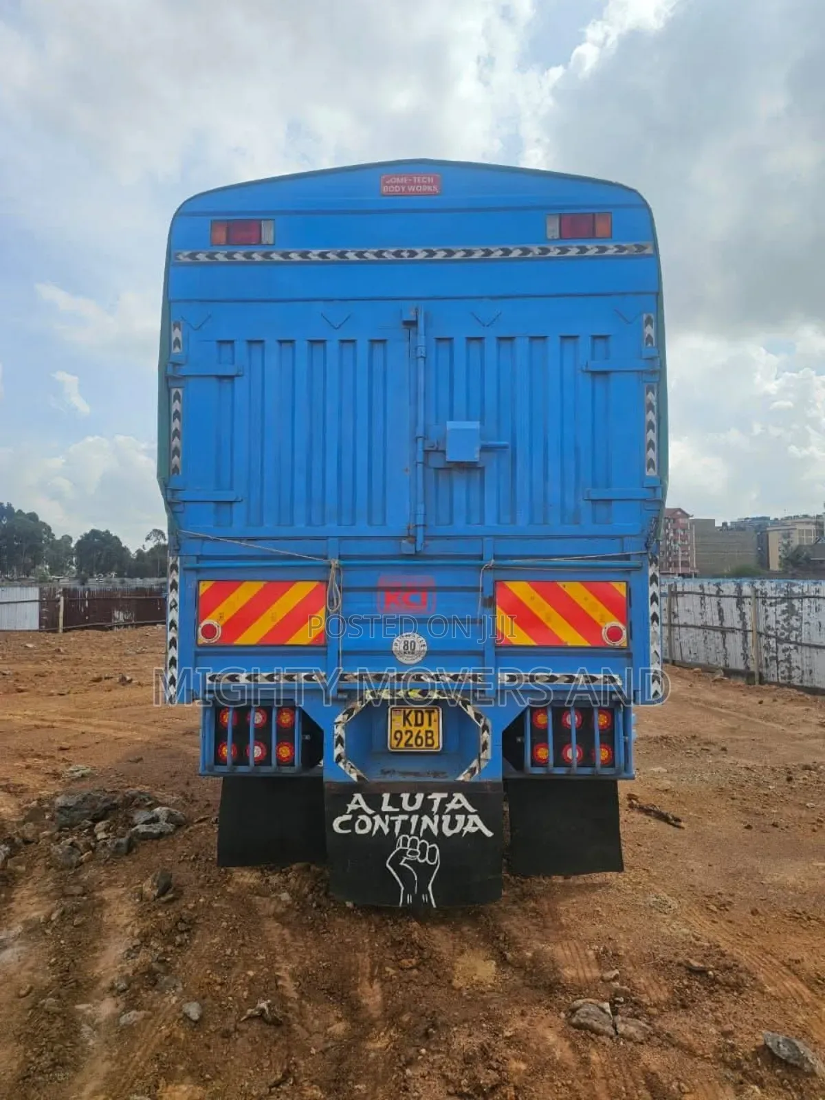 Lorries for Errands and Logistics Services Are Available