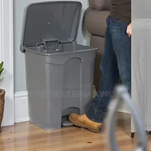 Hygienic Waste Disposal Hard Plastic 30l Step Pedal Waste Garbage Bin