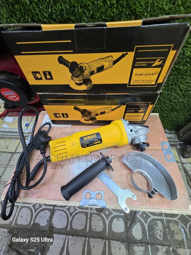 Dewalt Angle Grinder 720w 4.5 Inches - thumbnail 4
