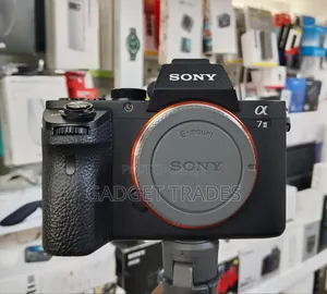Sony A7 Ii Mirrorless Camera( Clean as New)