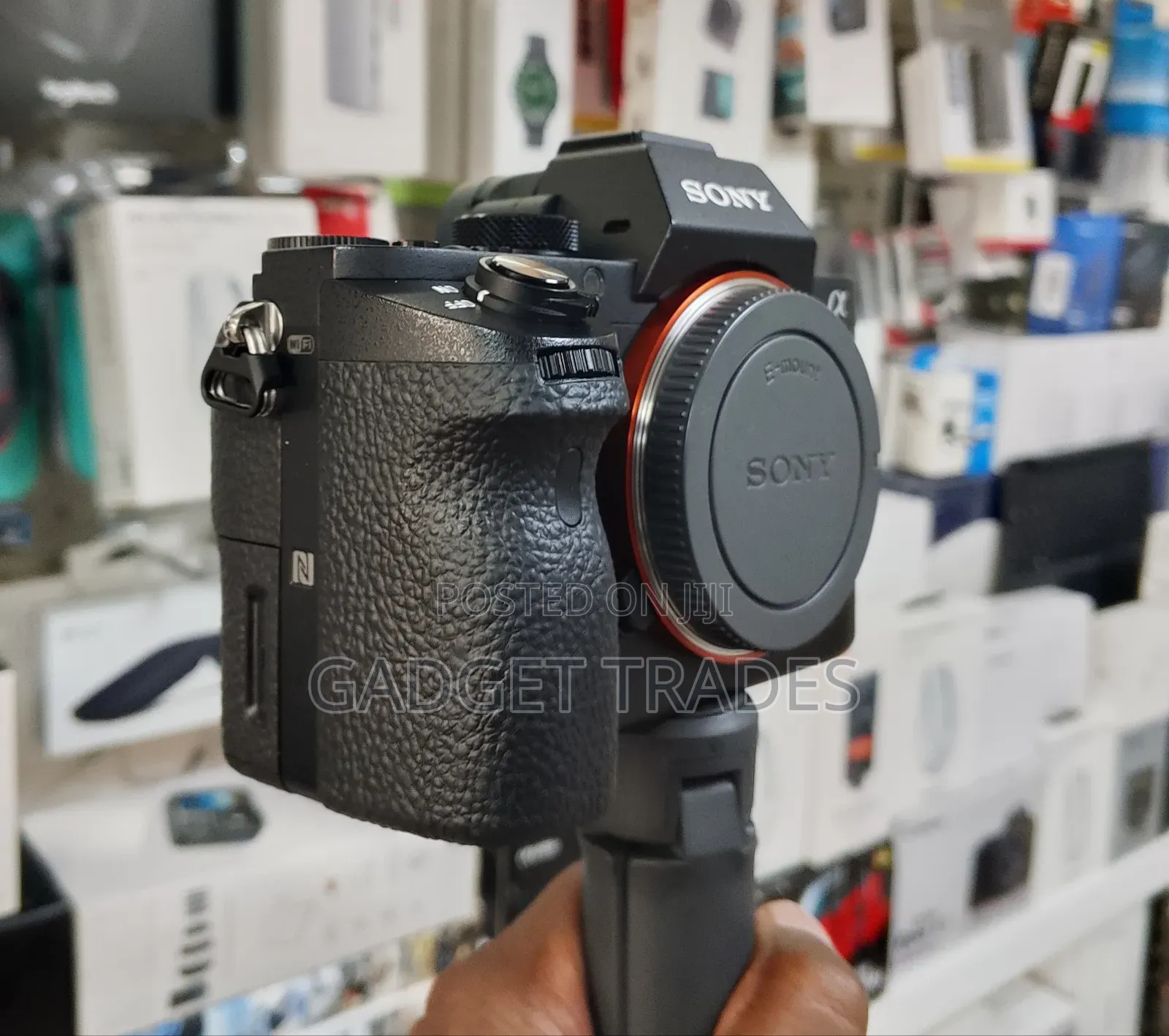Sony A7 Ii Mirrorless Camera( Clean as New)