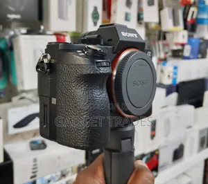 Sony A7 Ii Mirrorless Camera( Clean as New)