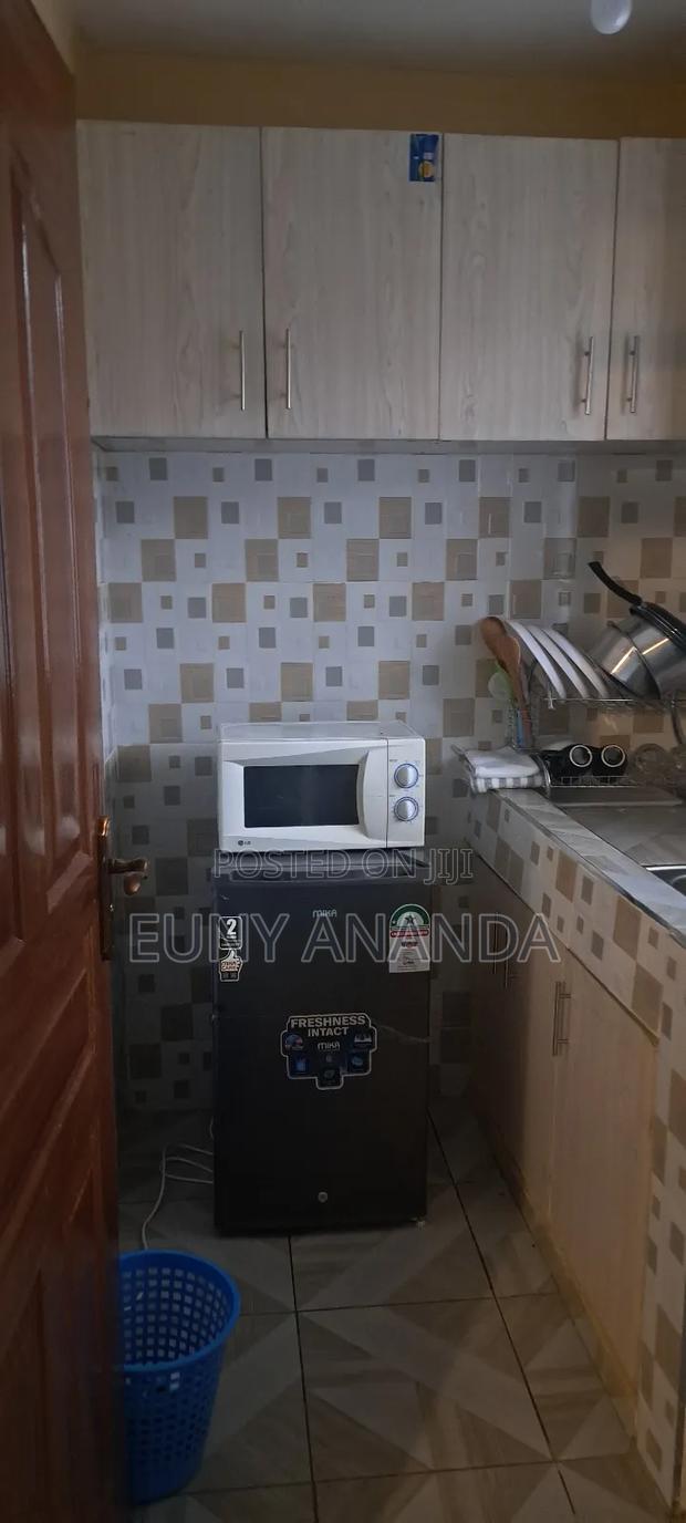 Air BNB One Bedroom - thumbnail 4