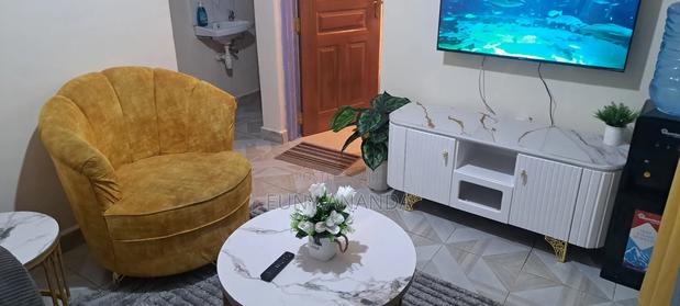 Air BNB One Bedroom - thumbnail 7