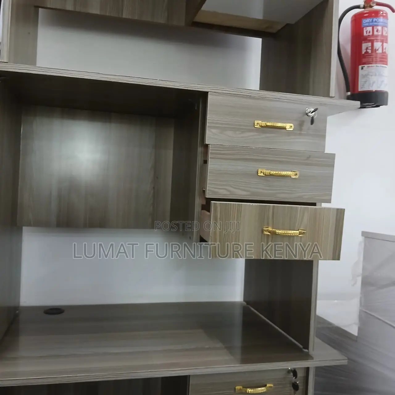 Spacious Tabletop for Books, Laptops, and Study Materials