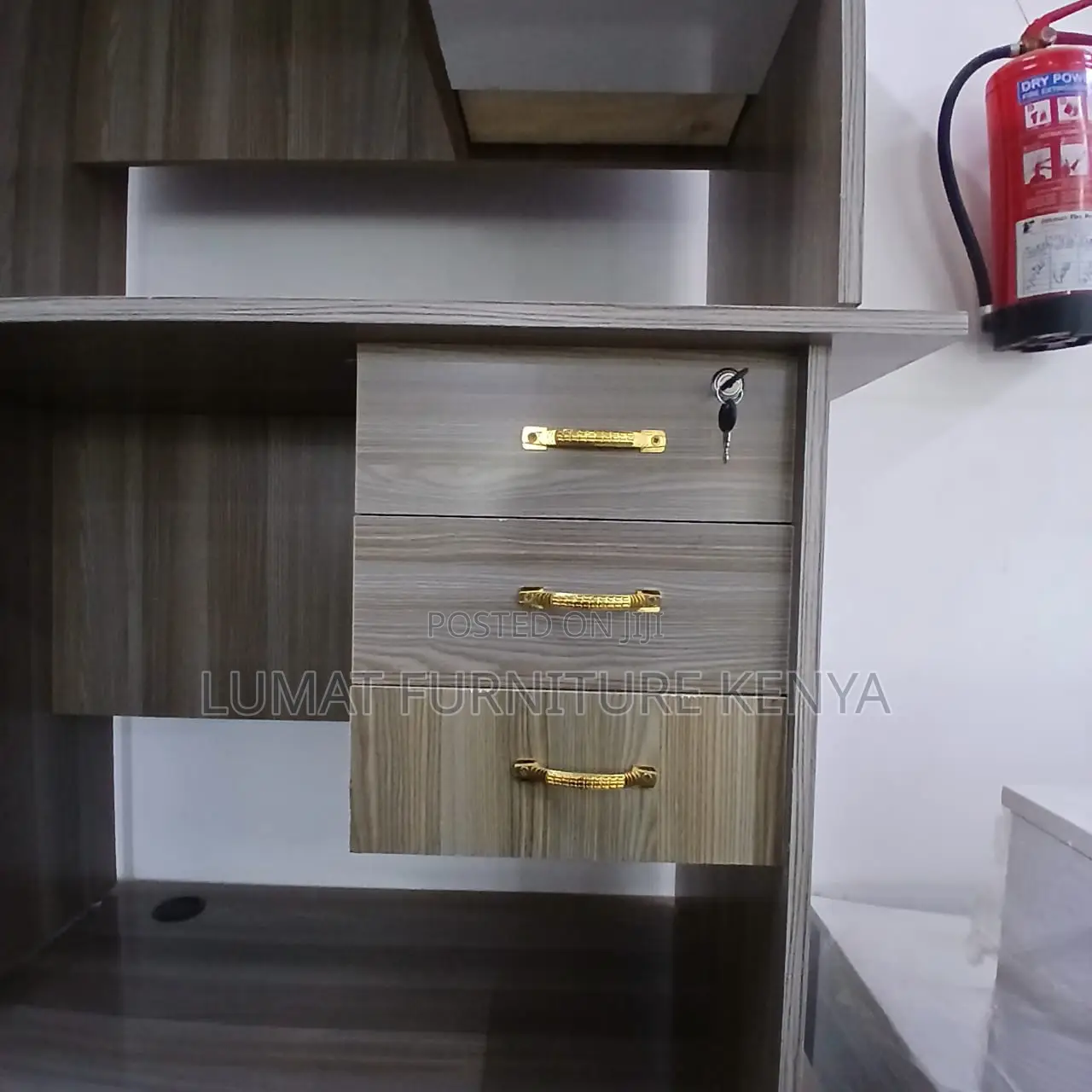 Spacious Tabletop for Books, Laptops, and Study Materials