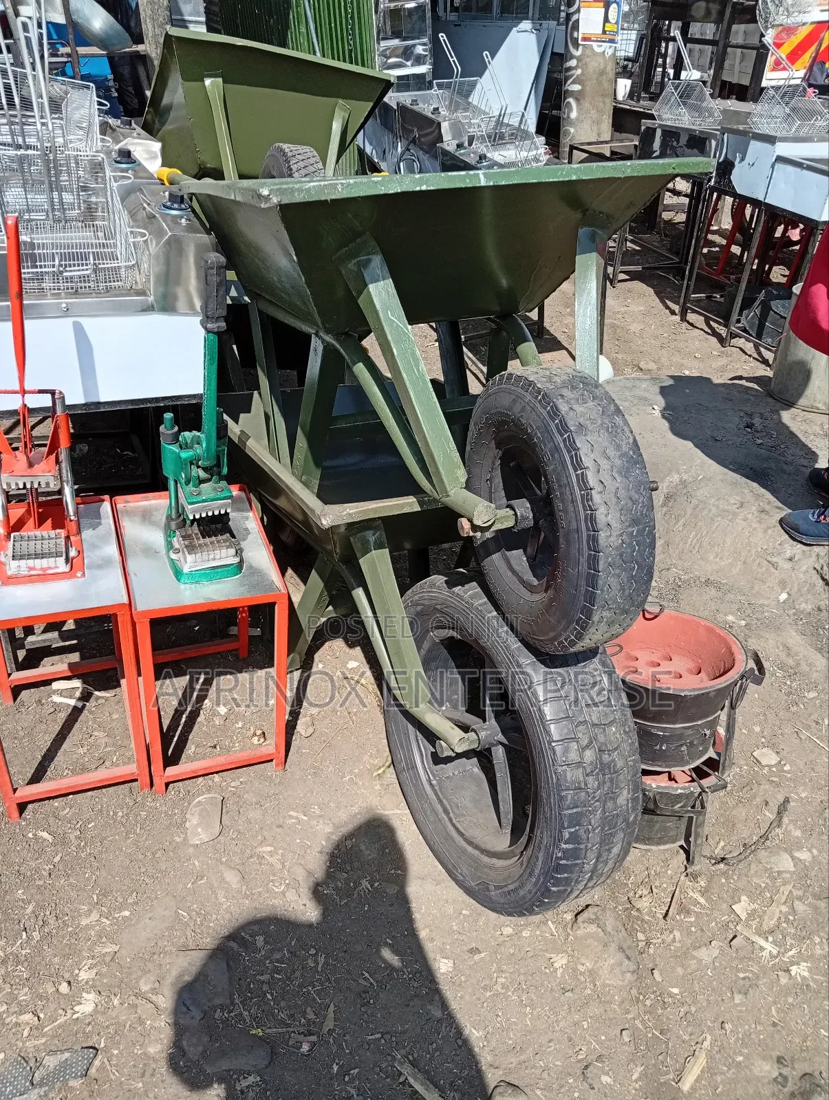 Strong Wheelbarrows Available Heavy-Duty Wheelbarrows for Construction