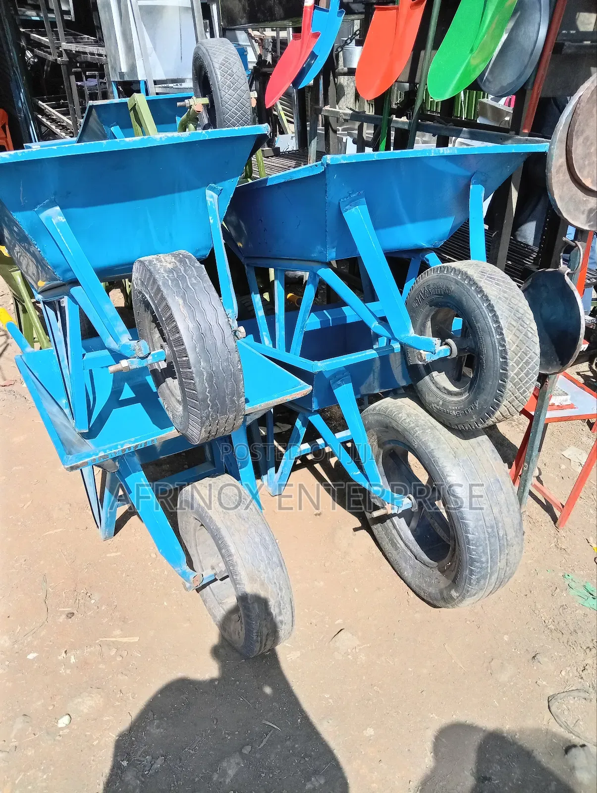 Quality Wheelbarrows for Daily Heavy Work.