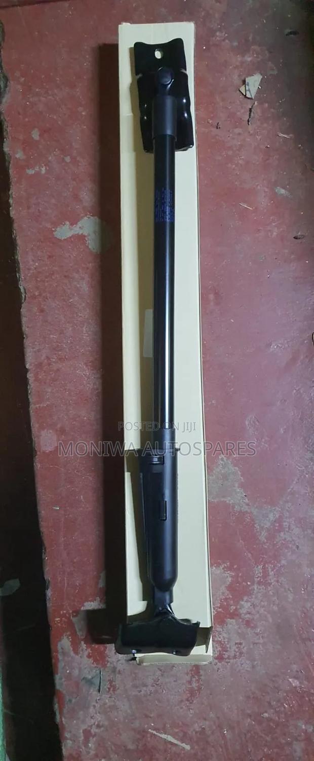 Boot Shock Pajero V93