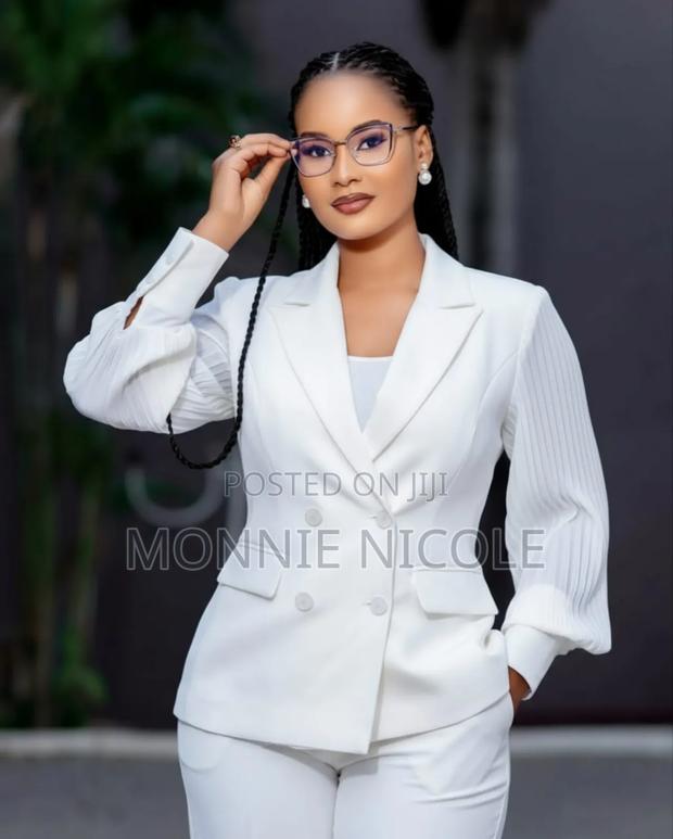 Classic White Ladies Casual Suit - thumbnail 3