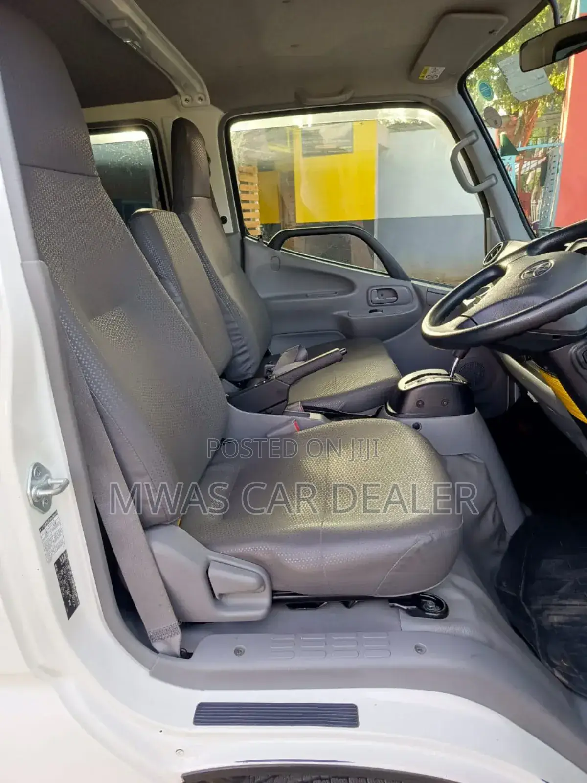 Selling Toyota Toyoace Automatic Diesel Double Cab