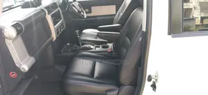 Toyota FJ Cruiser 2017 White