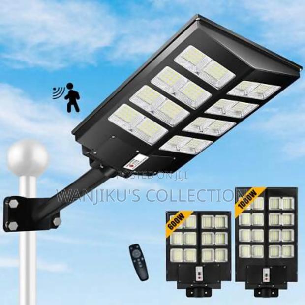 Powerful 1000 WTS Solar Street Lights - main view