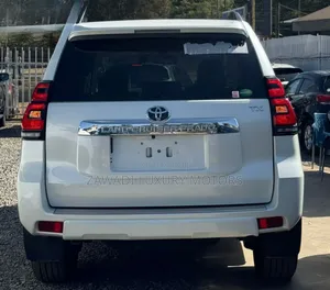 Toyota Land Cruiser Prado 2.8 2019 White