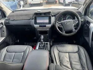 Toyota Land Cruiser Prado 2.8 2019 White