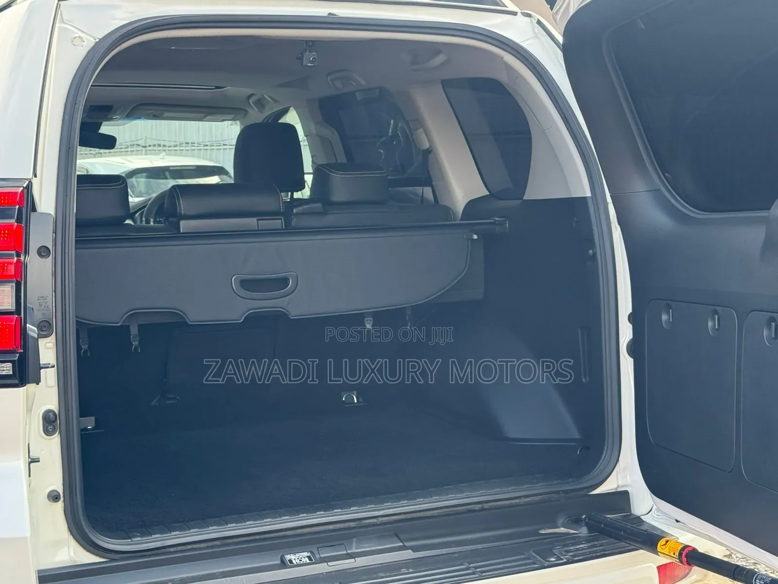 Toyota Land Cruiser Prado 2.8 2019 White