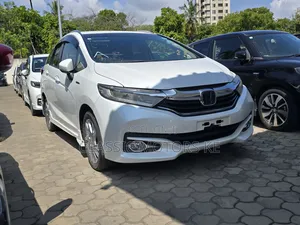 Honda Fit Shuttle 1.5 Hybrid 2WD 2019 Black