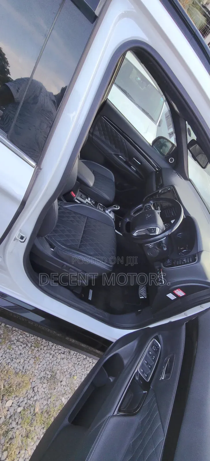 Mitsubishi Outlander 2.4 PHEV AWD 2019 White