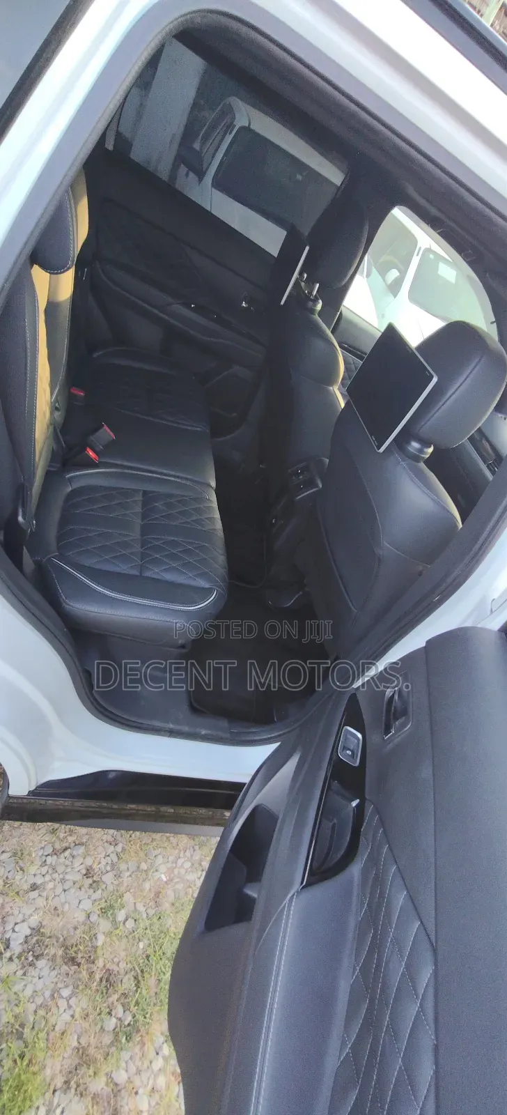 Mitsubishi Outlander 2.4 PHEV AWD 2019 White