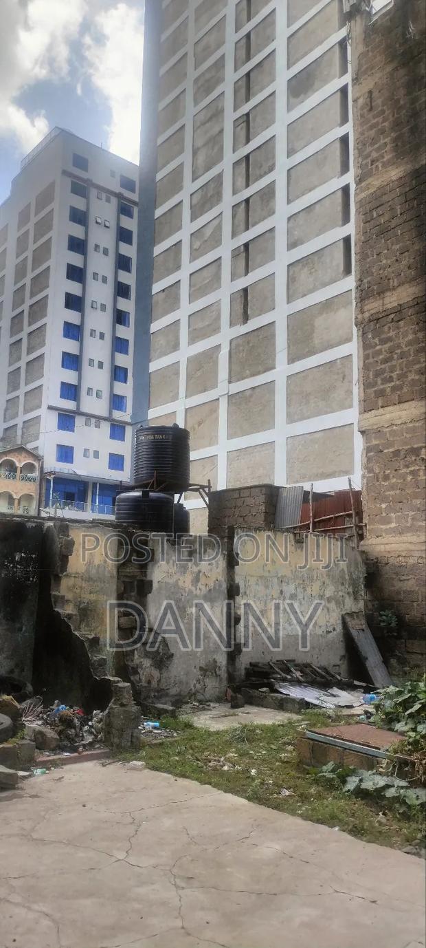 Very Prime Plot at Eastleigh Near Garage Area - thumbnail 4