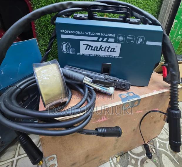 Makita Mig Welding Machine
400a
Comes With the Flux Wire