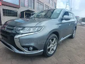 Mitsubishi Outlander 2.0 PHEV AWD 2016 Gray
