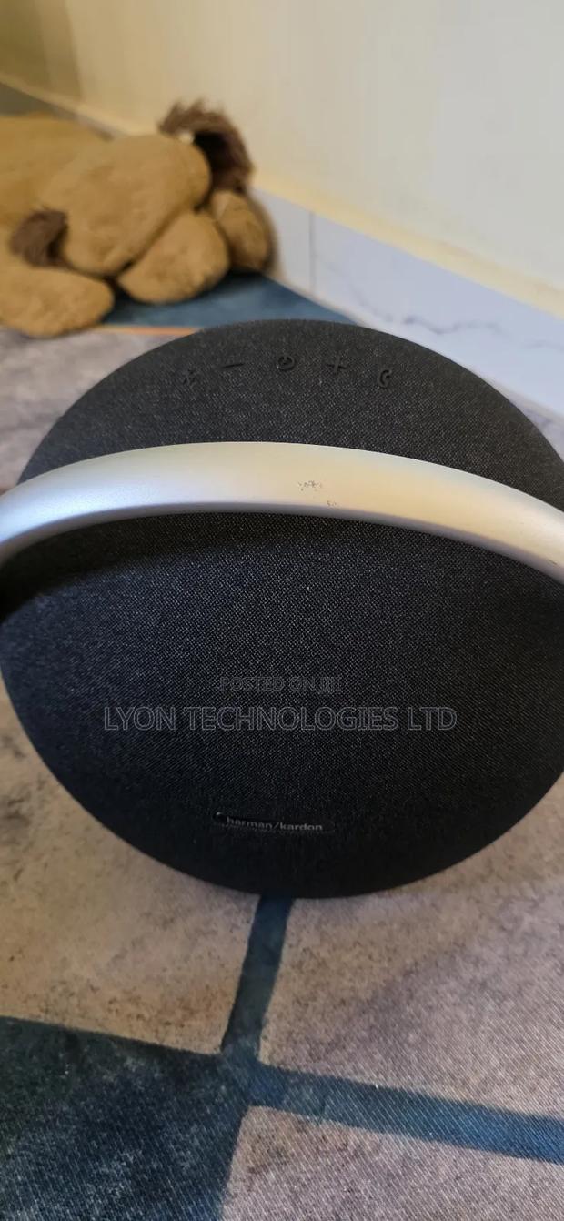 Harman Kardon Onyx Studio 8