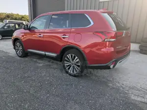 Mitsubishi Outlander 2019 Red