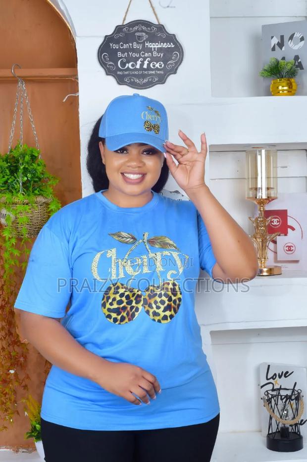 Classy T-Shirt With a Cap - thumbnail 3