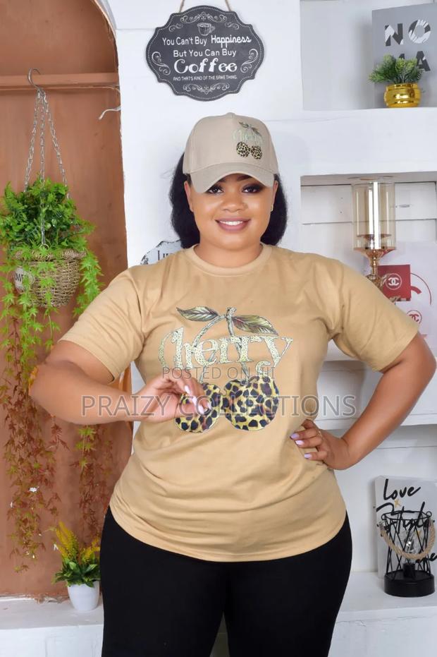 Classy T-Shirt With a Cap - thumbnail 4