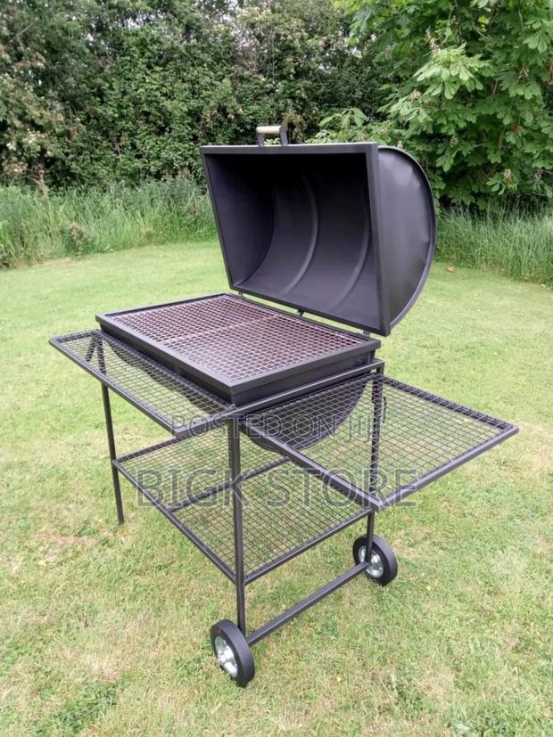 Barbecue Charcoal Grill With Chiney