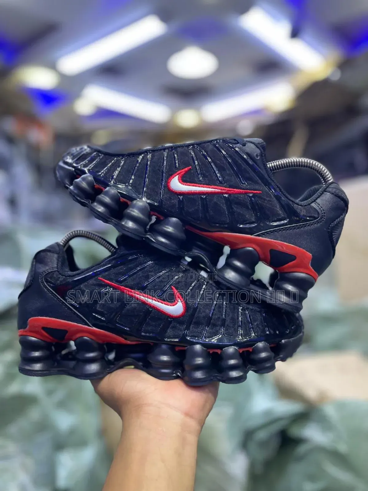Nike Shox  Blacks