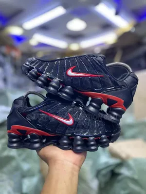 Nike Shox  Blacks