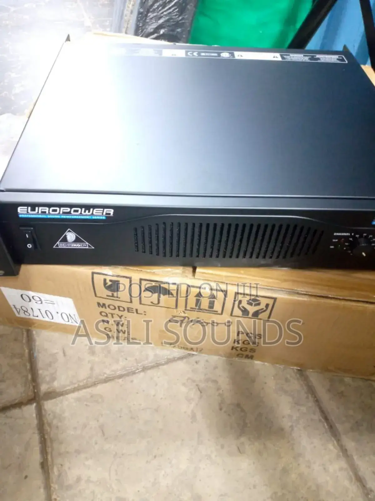 Beringer 4000 Watts Amplifier
